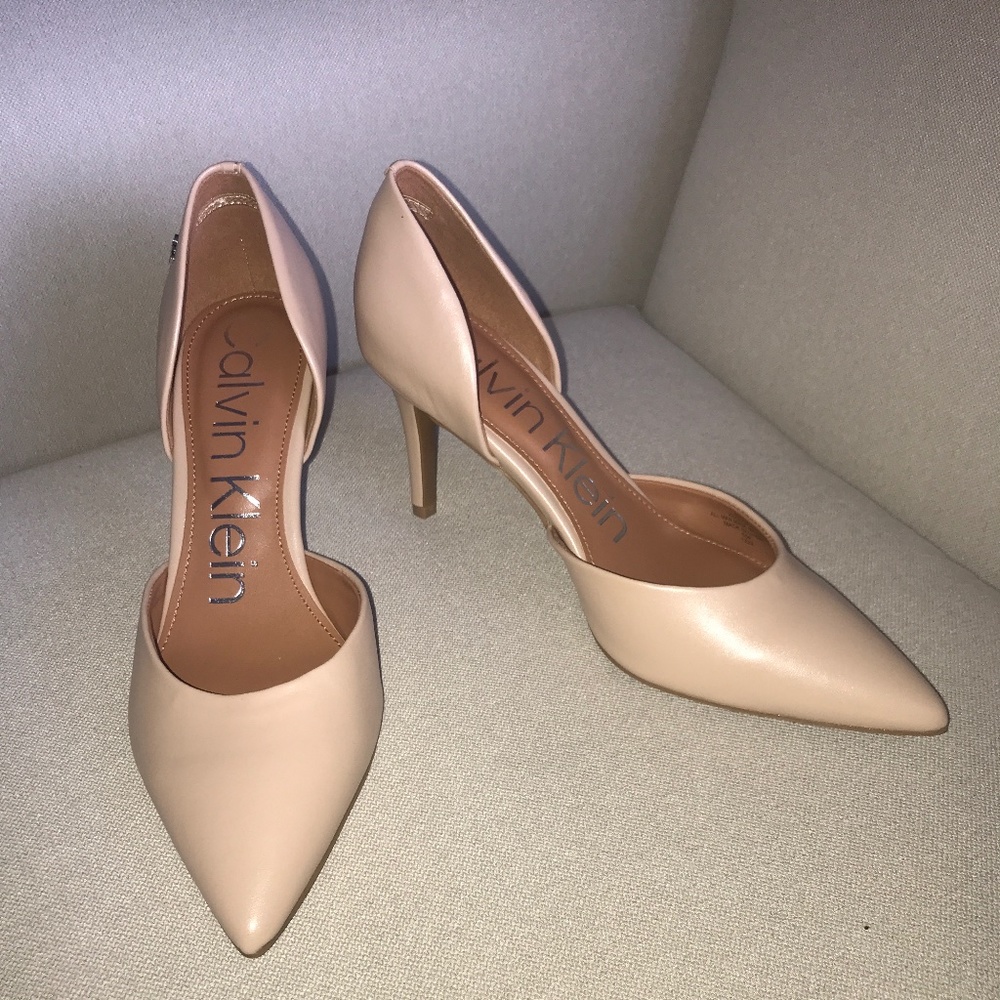 Calvin Klein Gloria Pump (nwt)